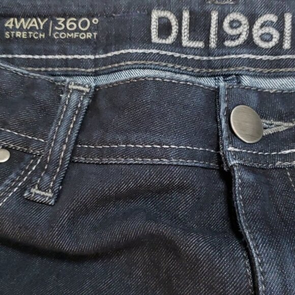 DL961 Grace High Rise Straight Jeans - Picture 6 of 9